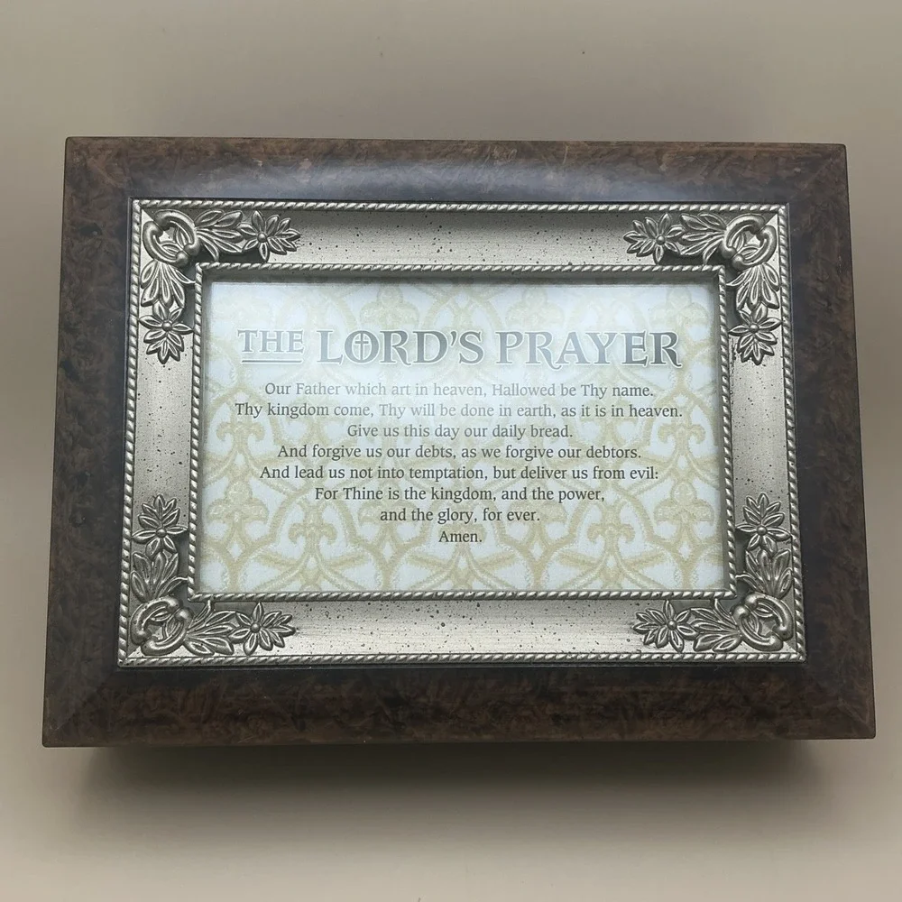 Sankyo‎ Cottage Garden, Lord's Prayer, Musical Jewelry Box.